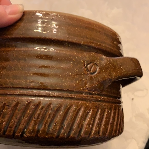 8 cup pottery casserole pot - Picture 4 of 4